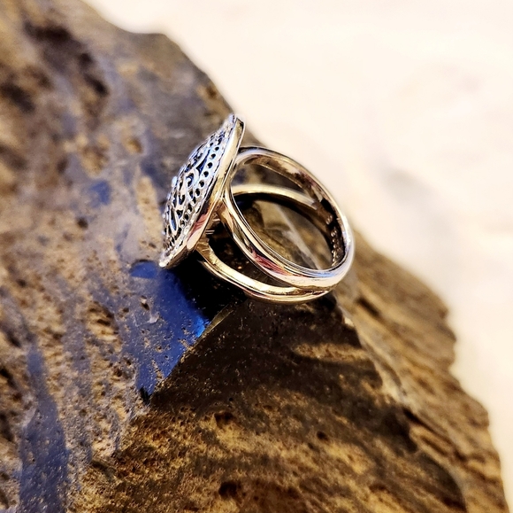 Lia Sophia "Antiquity" Ring with cut crystal - Picture 6 of 7